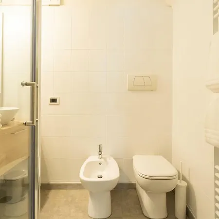 Romantic Suite Few Steps From The Cathedral By Rentallcomo Apartmán