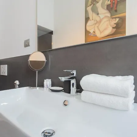 Romantic Suite Few Steps From The Cathedral By Rentallcomo Como